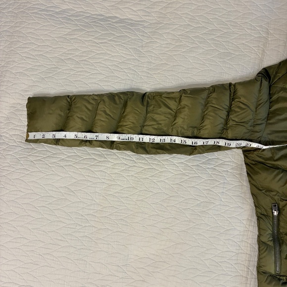 Patagonia Women's Prow Down Jacket, Fatigue Green, Small, EUC - Picture 7 of 10
